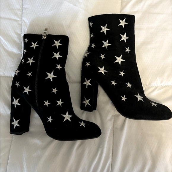 Worn Charlotte Russe Size 8 Black Ankle Boots w/star detail - Picture 2 of 6